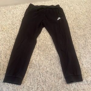 Women’s black medium Nike jogger sweatpants